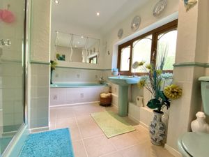 Family Bathroom- click for photo gallery
